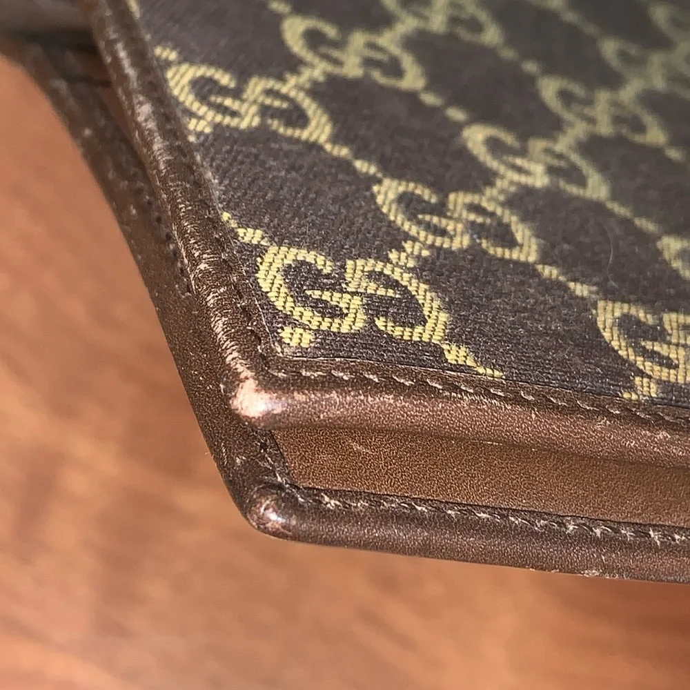 Gucci authentic canvas